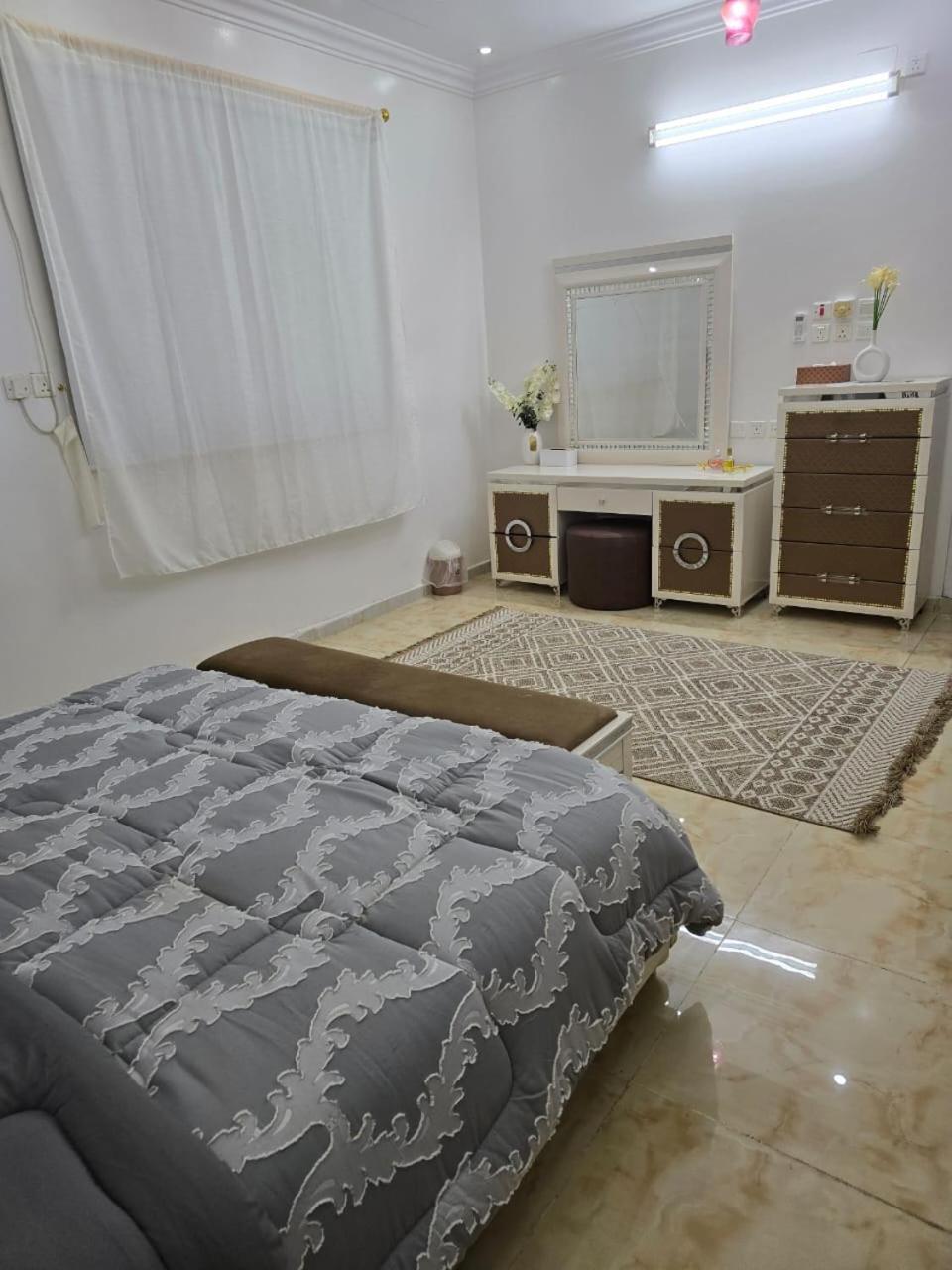 شقة مميزة غرفتين وصالة بجيزان Apartman Kültér fotó